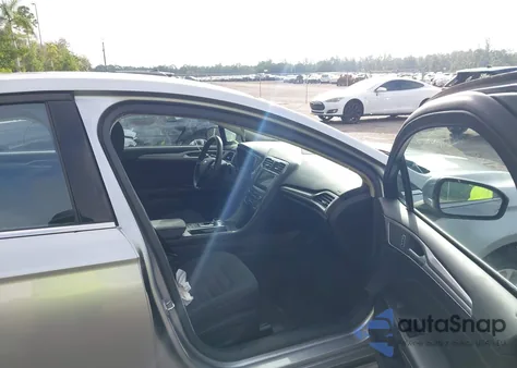 2020 Ford Fusion Hybrid Se z USA, uszkodzony, nr VIN 3FA6P0LU1LR184993